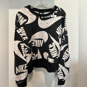 Nike Black and White Women’s Crewneck Sweatshirt Size 1X